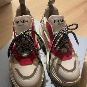 Prada sneaker